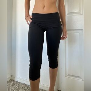 Lulu black Capri Leggings